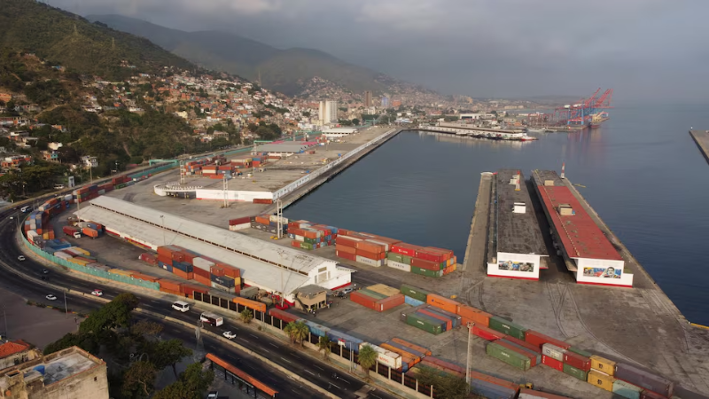 Trump, Venezuela'dan petrol ve gaz satın alan ülkelere %25 gümrük vergisi uygulayacak