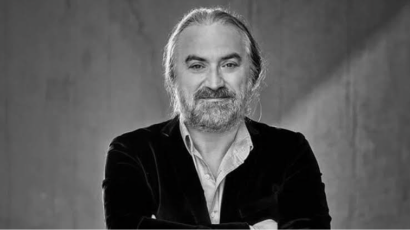 Volkan Konak hayatını kaybetti! Sahnede fenalaşan Volkan Konak neden öldü? Volkan Konak'ın Vasiyetine dair bilgiler