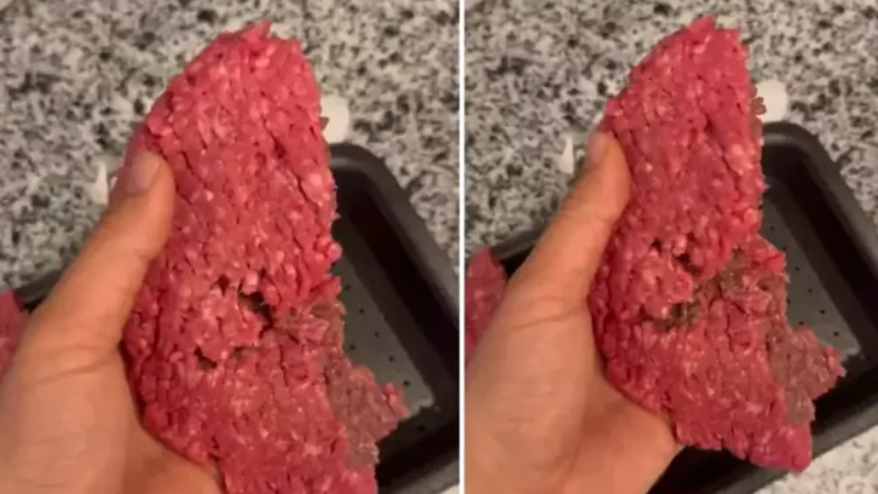Ünlü market zincirinde satılıyor! Rengine aldandığı kıymayı ikiye ayıran vatandaş şoke oldu